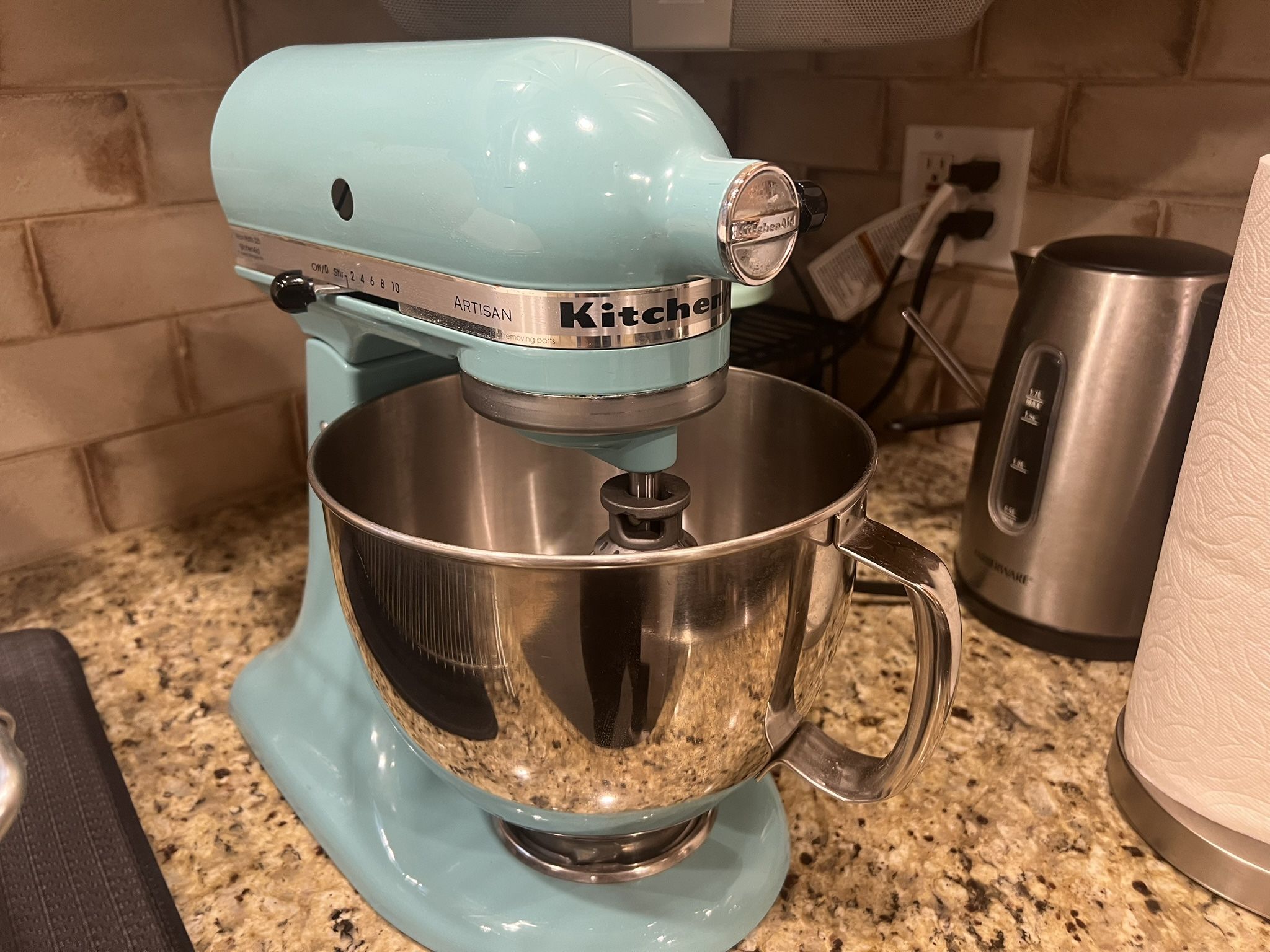 KitctchenAid Artisan Series 5 Quart Tilt Head Stand Mixer with Pouring Shield KSM150PS, Aqua Sky 