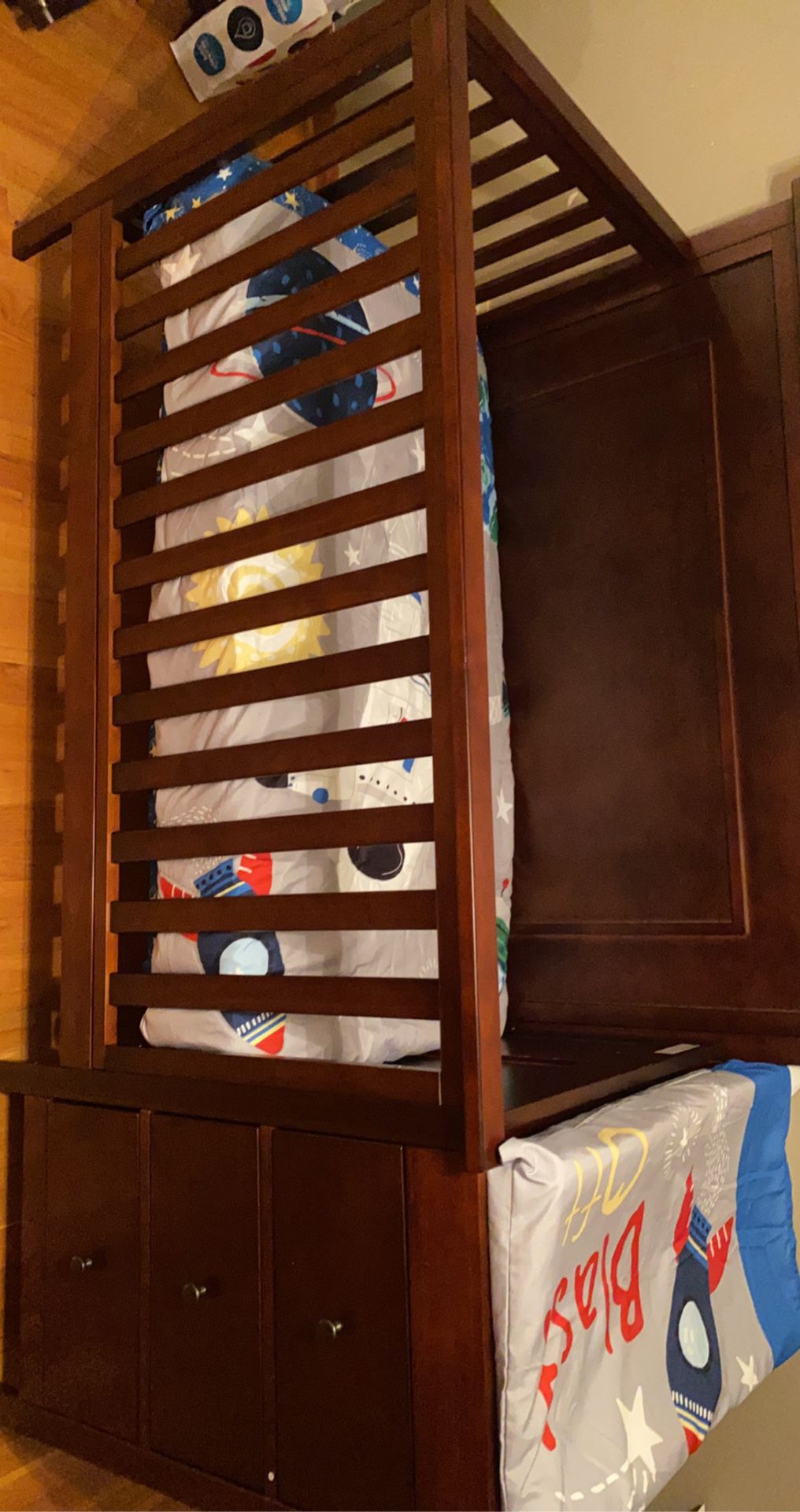 4 In 1 Crib With Changing Table
