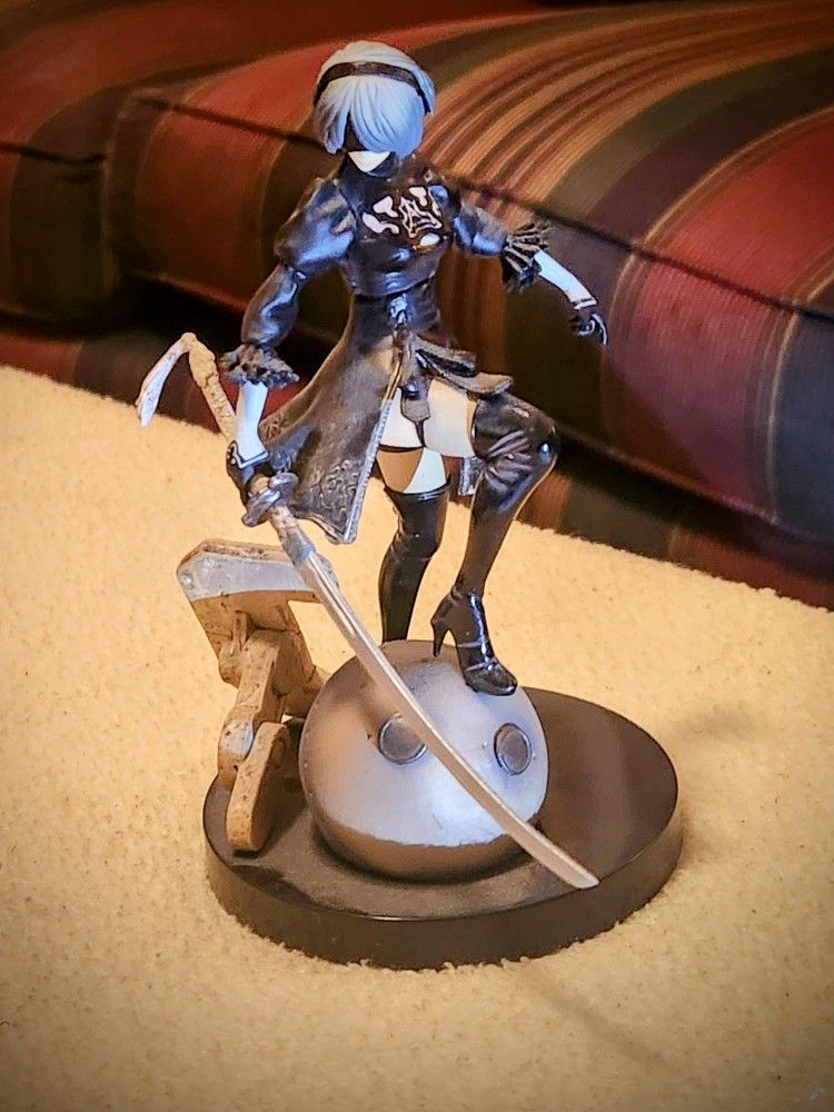 Nier Automata Statue
