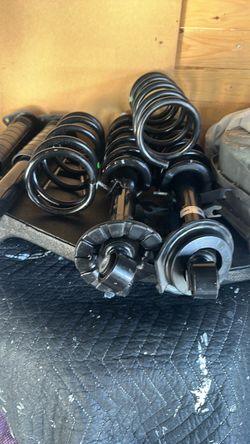 Shock absorber set Infiniti g 37
