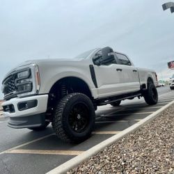 4.5" Lift Kit With Installation. Ford F250. F350.