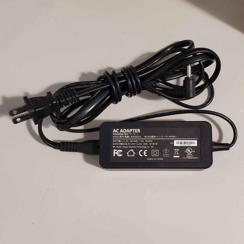 VERY NEW Lenovo ADP200325L 65W Laptop Charger, 100-240V 1.6A 50-60Hz Input, 20V 3.25A Output