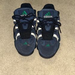 Hoop York City x adidas Crazy 8 Low 