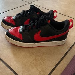 Boys Nike 4.5Y