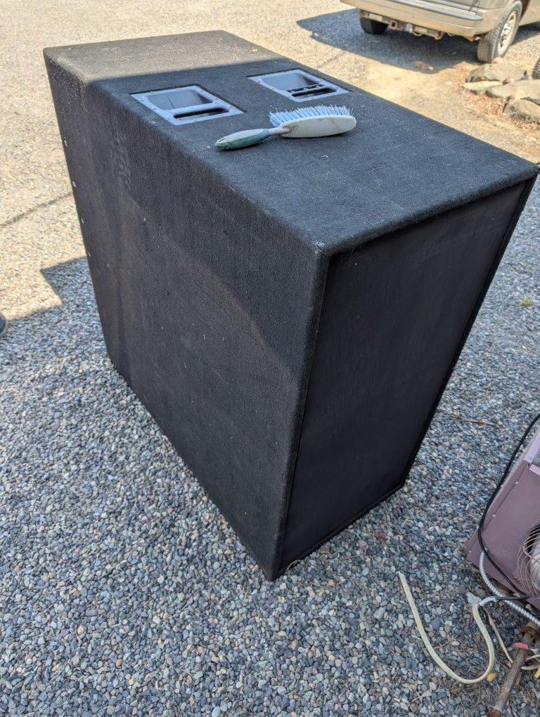 Servo Subs and Extra Cones And Parts.