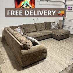 Large Brown Sectional Couch 🛋️- FREE DELIVERY 🚚 