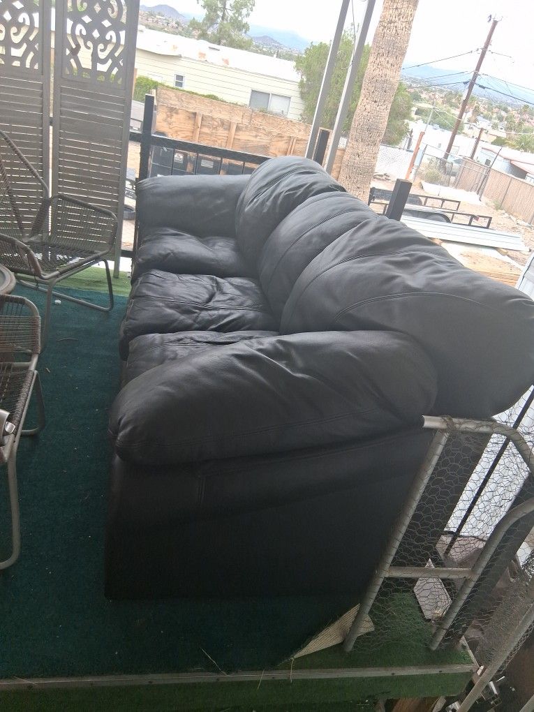 Very Nice Itailian Leather Couch