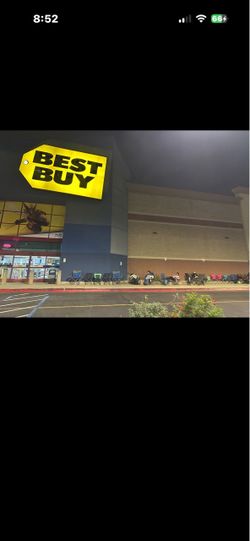 Free Chairs at Best Buy Culver City