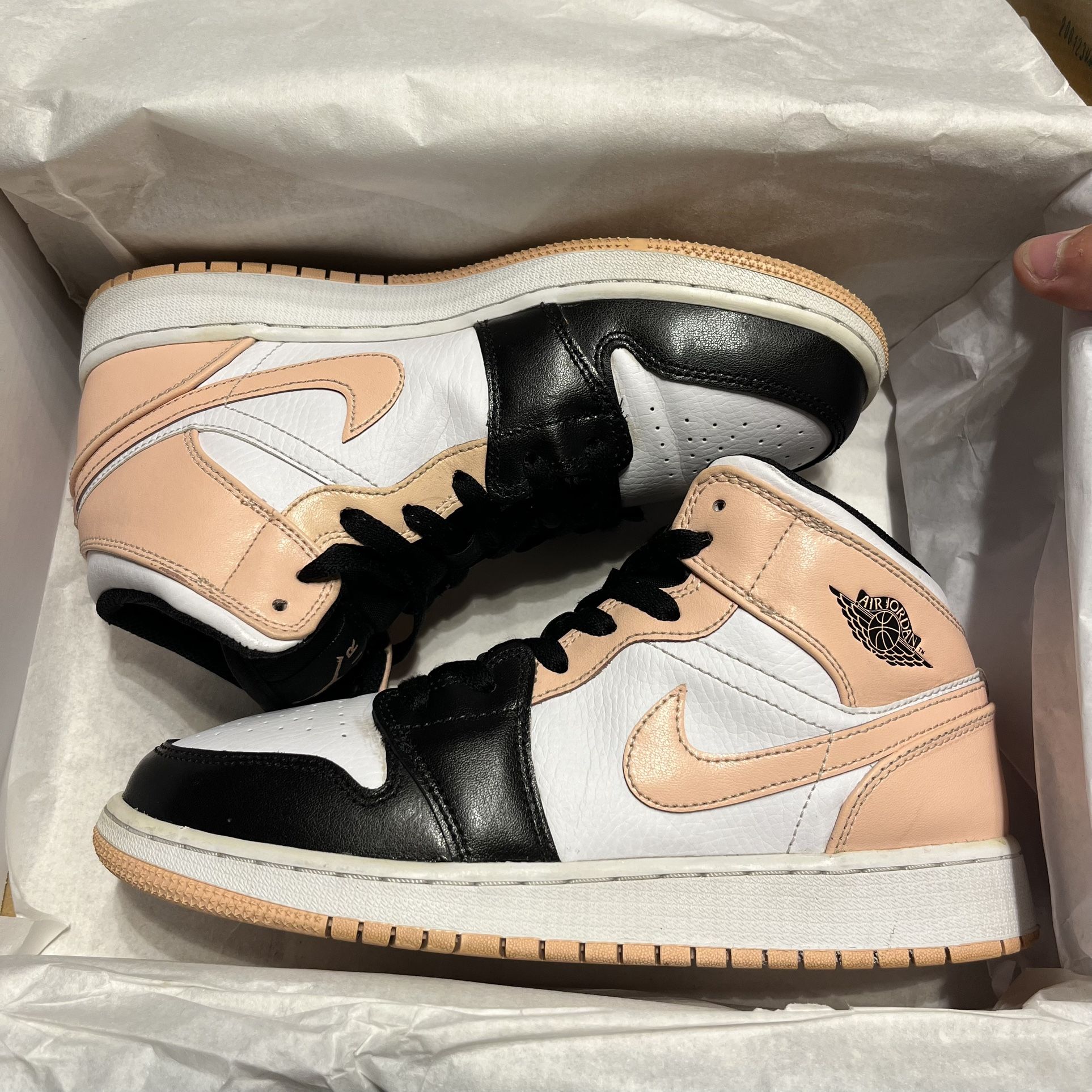 Jordan 1 Mid Arctic Orange Black Toe/ Crimson Tint Women’s Size 8 Men’s Size 6.5