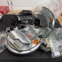 RIDGID 12in Miter Saw