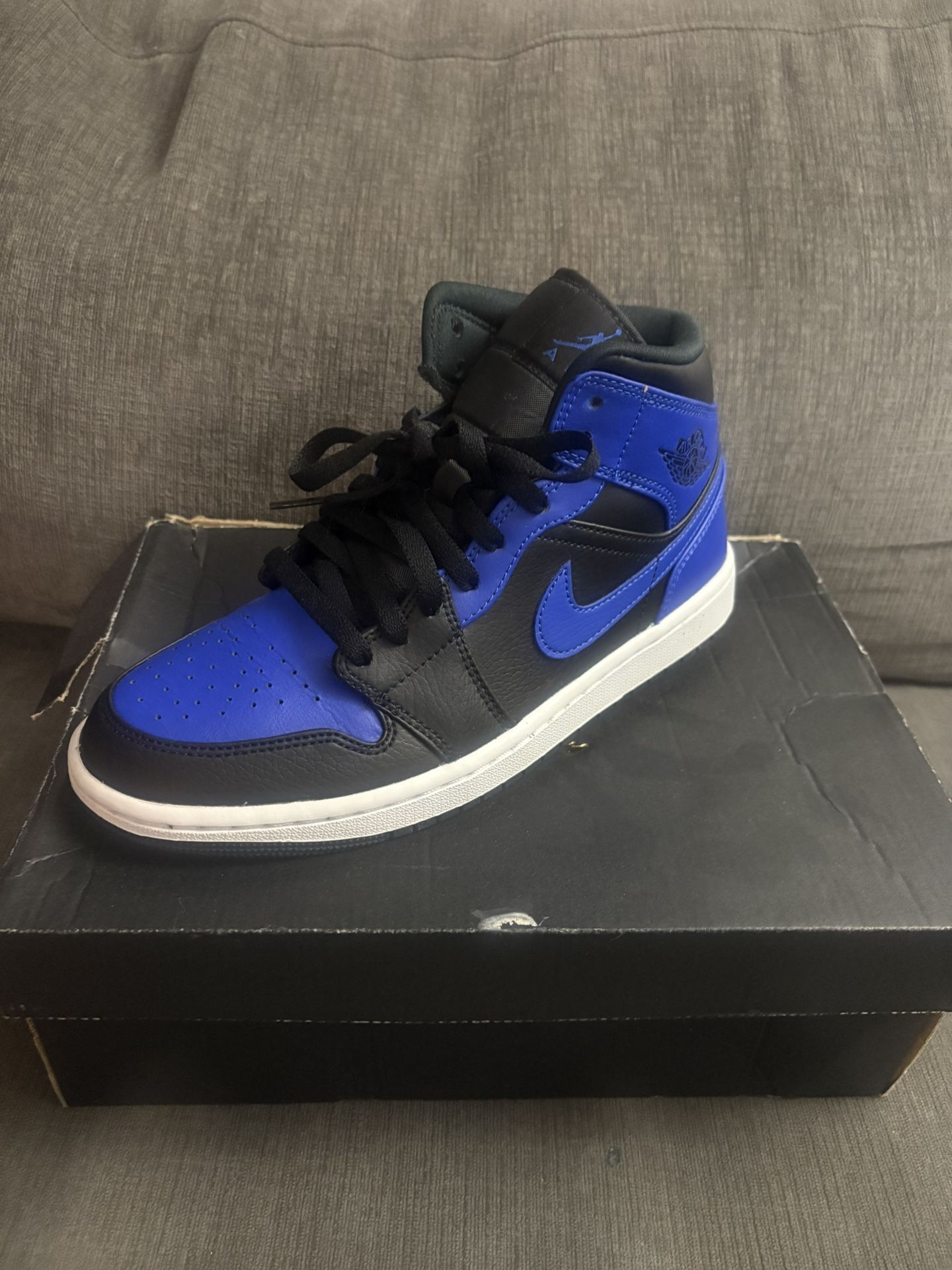 Jordan 1 Black Hyper Royal White