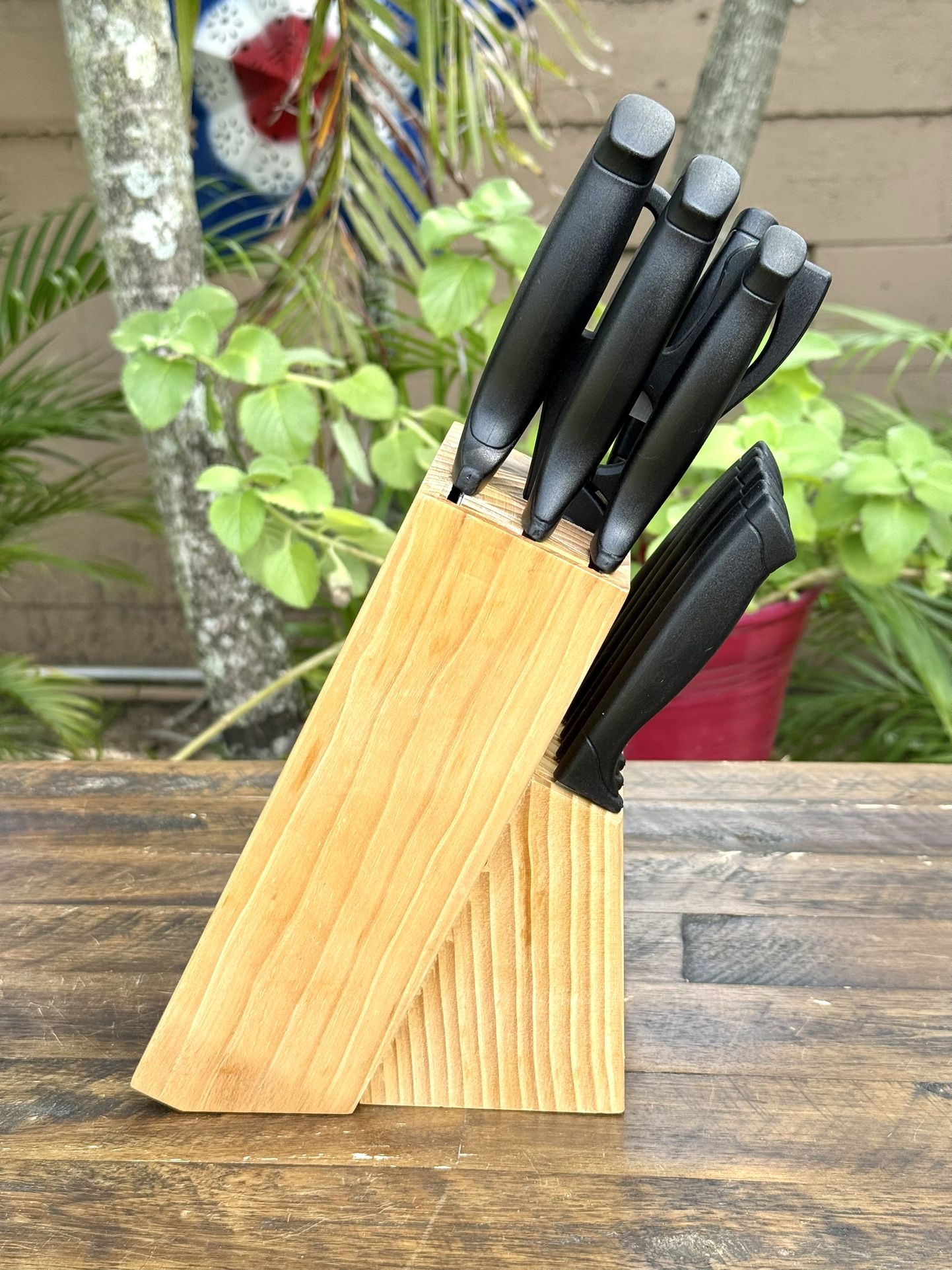 Farberware 14-Piece Stainless Steel Knife Block Set – Sharp Blades & Wooden Stand