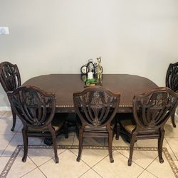 Living Room Table And Chairs 