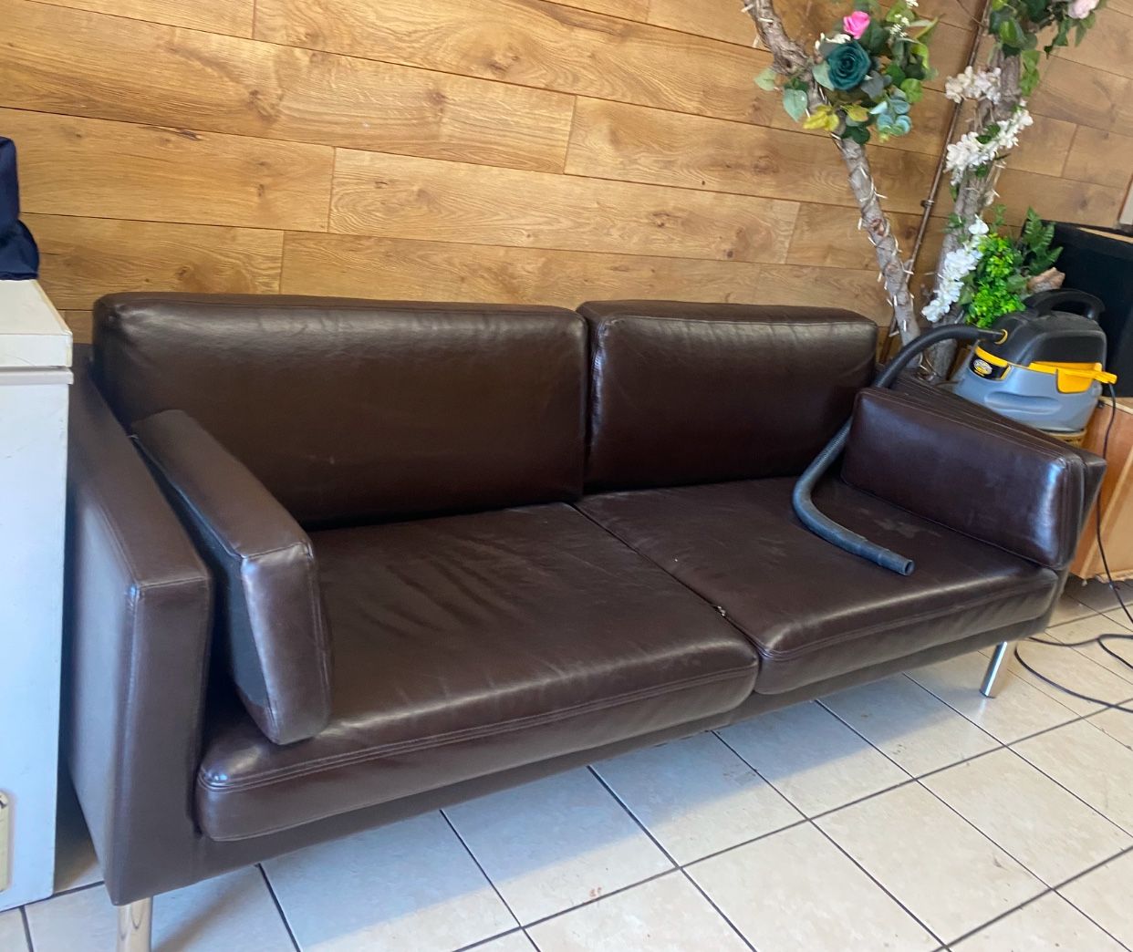 Brown leather Couch Like Good Condition