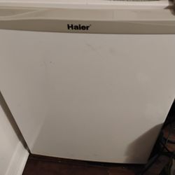 Large Used Mini Fridge Free