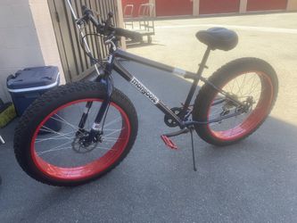 Mongoose dolomite Big Tire Bike