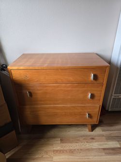 Used Wooden Dresser *Pick up today, Cash Only*