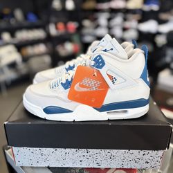 Jordan 4 “Military Blue” size 6.5y/8w
