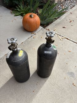 Two 40cu Nitrogen Tanks 