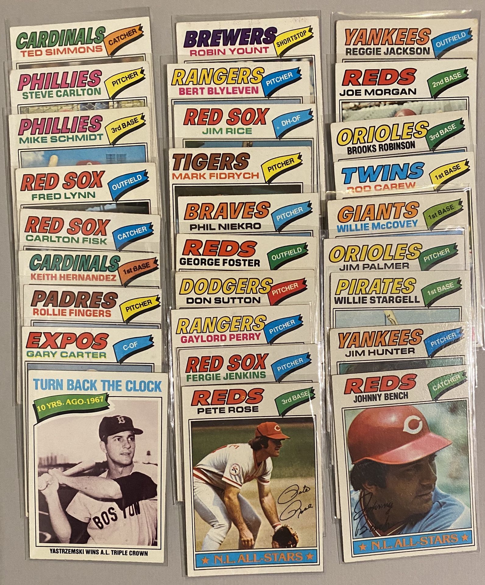 1977 Topps Baseball 300 Card Collection