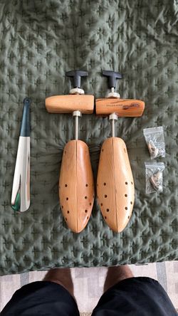 Foot Fitter Wooden Shoe Stretchers with Accessories