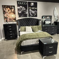 4PC Queen Bedroom Set Black Velvet