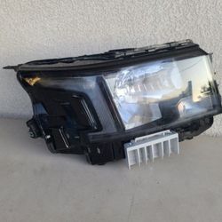 2023 -2024 NISSAN FRONTIER RIGHT
HEADLIGHT HALOGEN PASSENGER SIDE
GENUINE USED OEM. G1