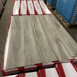 New 100% Waterproof LVP Flooring - Light Grey Wood Look