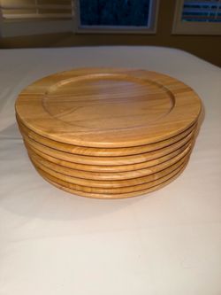 *****Brand New Furio Home Solid Wood Chargers - Set of 8*****