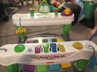 Step and play piano