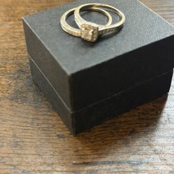 10k Size 8 White Gold Engagement Ring And Matching Band - REAL DIAMONDS