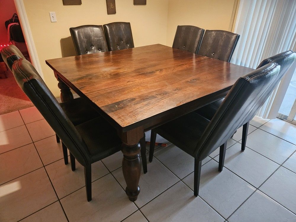 Henredon Dining Room Table and Buffet - 8 Chairs