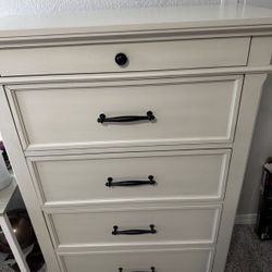 Charleston Chest Dresser 