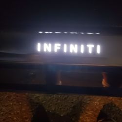 FACTORY INFINITI LIGHTED SILL PLATES 