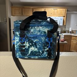 Mossy Oak cooler / Magellan Outdoors 