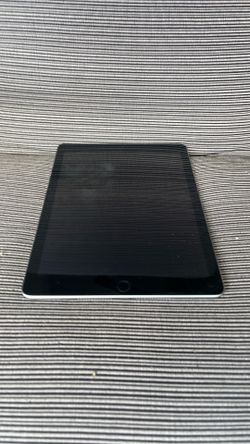Apple iPad 6th generation 128gb WiFi  excellent condition