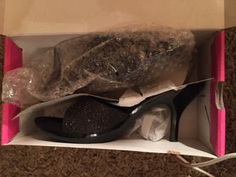 Mudd Keisha black glitter heel shoes size 9 1/2M. New in the box.