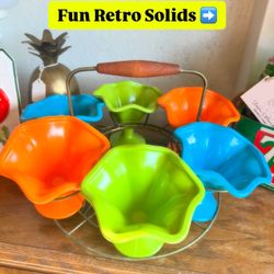 Retro Fun 80’s Sundae Bowls In Vintage Cute Holder Rack