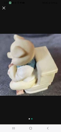 Bathroom pig Figurine