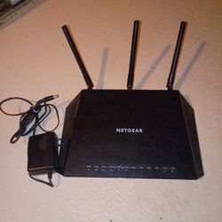 NETGEAR Nighthawk Smart Wi-Fi Router, R6700 - AC1750