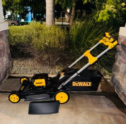 DeWalt 60V MAX 21 in. 60 V Battery Self-Propelled Lawn Mower (Lawn mower only) New !!!!!