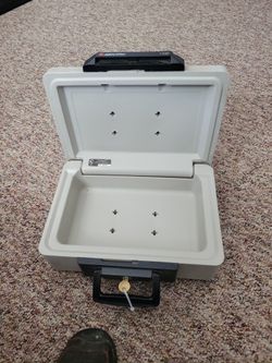 SENTRY PERSONAL SAFE