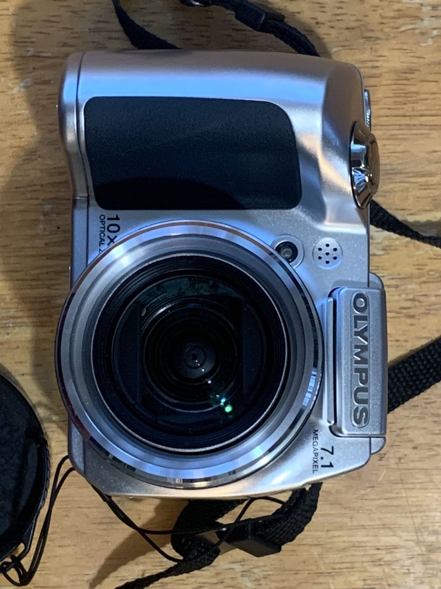 Olympus 7.1mp camera SP-510UZ