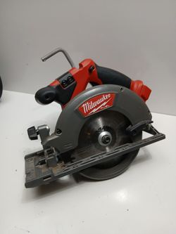 Milwaukee M18 FUEL 6-1/2" Circular Saw. No Battery No Charger Tool Only 