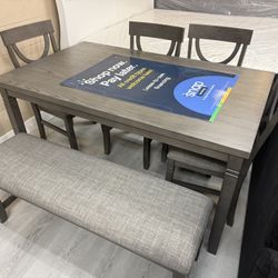 NEW DINNER TABLE SET 