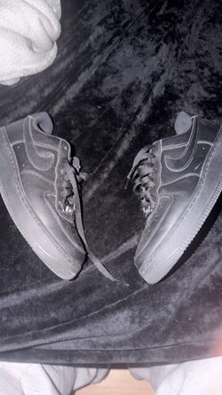 Black Nike Air Force’s