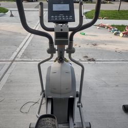 Elliptical Machine In Great Working Conditions 