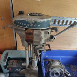 Antique Evinrude Zypher Outboard Motor