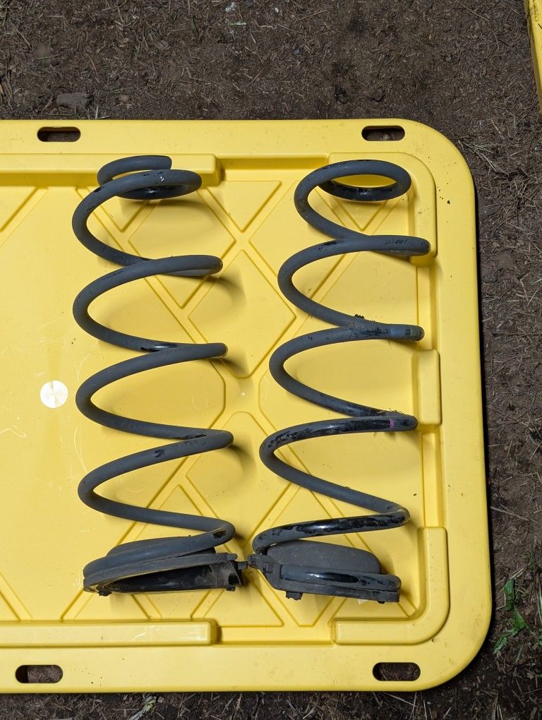2014-2018 Mazda 3 Rearar Suspension Coil Springs Set of Two