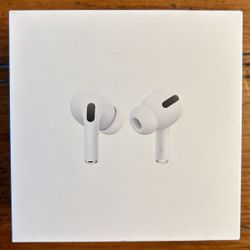 AirPods Pro with Wireless Charging Case